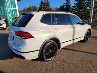 2022 Volkswagen Tiguan Comfortline R-Line Black Edition AWD