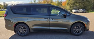 2027 Chrysler Pacifica SELECT AWD