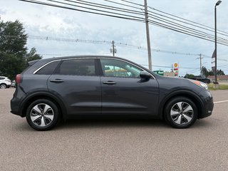 2017 Kia NIRO L