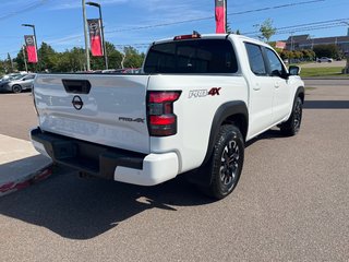 2022 Nissan Frontier PRO-4X Crew Cab 4x4