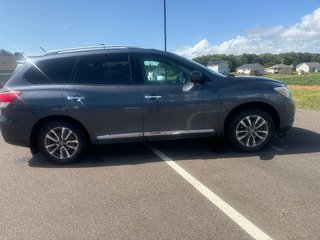 2014 Nissan Pathfinder SL 4WD