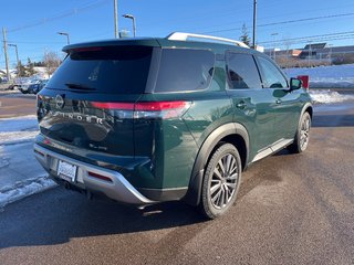 2022 Nissan Pathfinder SL 4WD