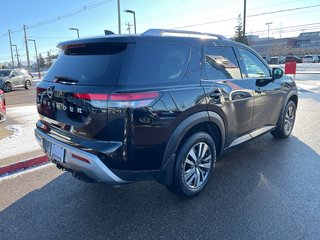 2023 Nissan Pathfinder SL AWD