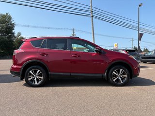 2018 Toyota RAV4 LE AWD