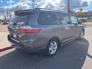 2019 Toyota Sienna LE