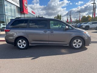 2019 Toyota Sienna LE