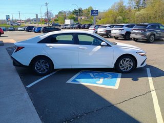 2025 Hyundai Elantra PREFERRED in New Glasgow, Nova Scotia - 6 - w320h240px
