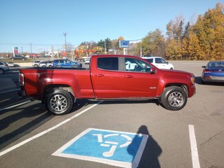 2019  Canyon 4WD ALL TERRAIN W/LEATHER in New Glasgow, Nova Scotia - 6 - w320h240px