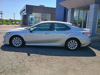 Toyota Camry LE 2018 à New Glasgow, Nouvelle-Écosse - 2 - w320h240px