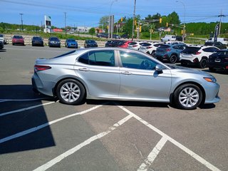 Toyota Camry LE 2018 à New Glasgow, Nouvelle-Écosse - 6 - w320h240px