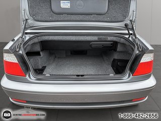 2004 BMW 3 Series in Granby, Quebec - 9 - w320h240px