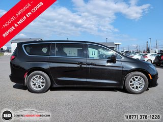 2022 Chrysler Grand Caravan SXT 7 PASSAGERS STOW N GO in Granby, Quebec - 4 - w320h240px