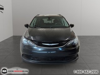 Chrysler Pacifica  2017 à Granby, Québec - 2 - w320h240px