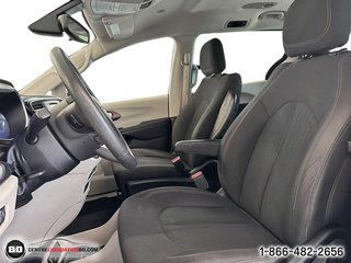 2017 Chrysler Pacifica in Granby, Quebec - 11 - w320h240px