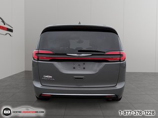 2022 Chrysler Pacifica Touring in Granby, Quebec - 6 - w320h240px