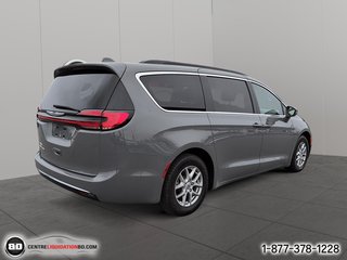 2022 Chrysler Pacifica Touring in Granby, Quebec - 5 - w320h240px