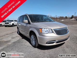 Chrysler Town & Country Touring TOIT OUVRANT CUIR 2015 à Granby, Québec - 2 - w320h240px