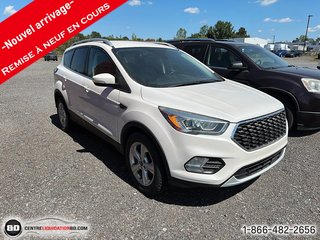 Ford Escape Titanium AWD 2017 à Granby, Québec - 2 - w320h240px