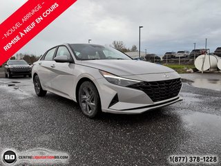 Hyundai Elantra Preferred 2022 à Granby, Québec - 2 - w320h240px