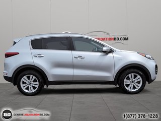 2017 Kia Sportage LX AWD 2.4L in Granby, Quebec - 4 - w320h240px
