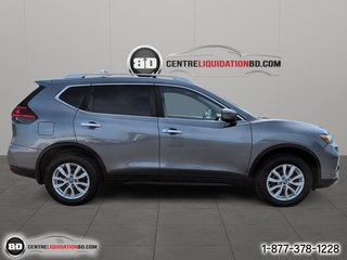 2017 Nissan Rogue SV AWD in Granby, Quebec - 4 - w320h240px