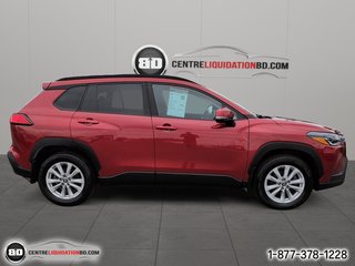 2022 Toyota COROLLA CROSS LE in Granby, Quebec - 4 - w320h240px