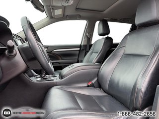 2016 Toyota Highlander in Granby, Quebec - 11 - w320h240px