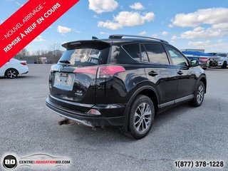 2017 Toyota RAV4 Hybrid XLE AWD TOIT OUVRANT in Granby, Quebec - 4 - w320h240px