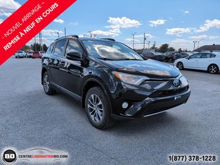 2017 Toyota RAV4 Hybrid XLE AWD TOIT OUVRANT in Granby, Quebec - 2 - w320h240px