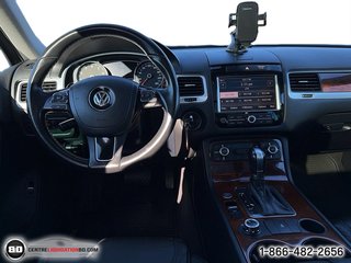 2013 Volkswagen Touareg in Granby, Quebec - 12 - w320h240px