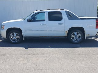 2010 Chevrolet Avalanche in Antigonish, Nova Scotia - 3 - w320h240px