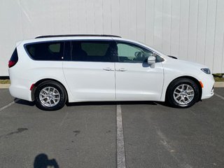 2022  Pacifica Touring-L | Leather | 7-Pass | Warranty to 2027 in Saint John, New Brunswick - 2 - w320h240px