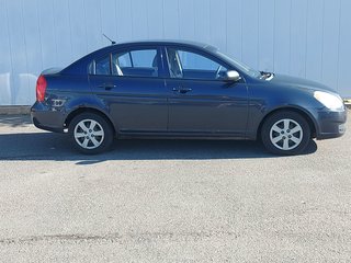 2010 Hyundai Accent in Antigonish, Nova Scotia - 2 - w320h240px