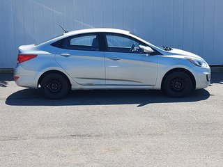 2013 Hyundai Accent in Antigonish, Nova Scotia - 2 - w320h240px