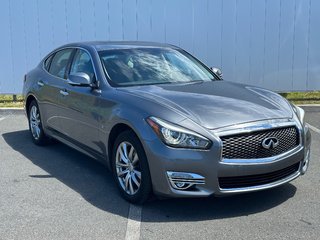 2017 Infiniti Q70 Premium | Leather | MoonRoof | Nav | Cam | USB