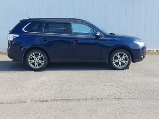 2014 Mitsubishi Outlander in Antigonish, Nova Scotia - 2 - w320h240px