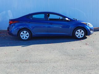 2016 Hyundai Elantra LE | USB | PwrLocks | PwrWindows in Saint John, New Brunswick - 2 - w320h240px
