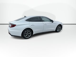 2022 Hyundai Sonata Preferred | Cam | HtdSeats | Warranty to 2027