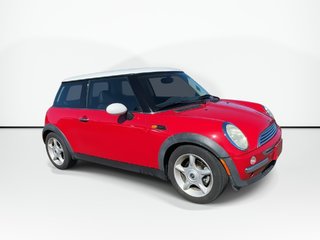 2002 MINI Cooper Hardtop Lthr | HtdSeats | CDPlayer | PwrWndws | Keyless in Saint John, New Brunswick - 4 - w320h240px