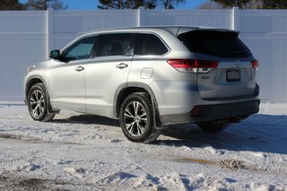 2017 Toyota Highlander in Antigonish, Nova Scotia - 5 - w320h240px