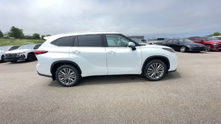 2022 Toyota Highlander in Antigonish, Nova Scotia - 6 - w320h240px
