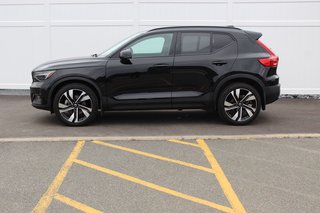 2025 Volvo XC40 Plus Dark Theme | Roof | Lthr | Warranty to 2030 in Saint John, New Brunswick - 4 - w320h240px