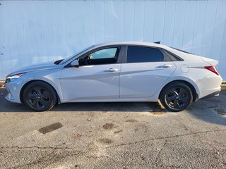 2022  Elantra Preferred | SunRoof | Cam | USB | Warranty to 2027 in Saint John, New Brunswick - 6 - w320h240px