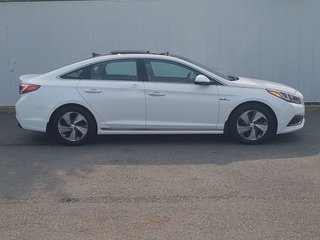 2016 Hyundai Sonata Hybrid Limited | Leather | Roof | Nav | Cam | USB in Saint John, New Brunswick - 2 - w320h240px