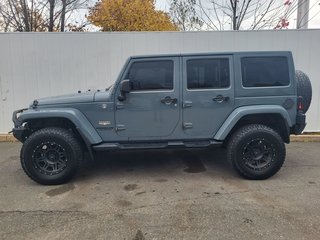 2014  Wrangler Unlimited Sahara | Leather | Nav | USB | Bluetooth in Saint John, New Brunswick - 6 - w320h240px