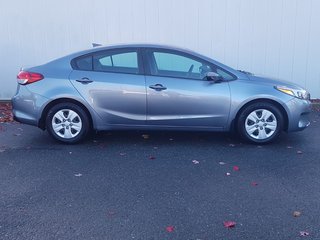 2017 Kia FORTE LX | USB | Bluetooth | Keyless | Cruise