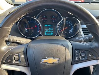 2015 Chevrolet Cruze in Bonaventure, Quebec - 6 - w320h240px