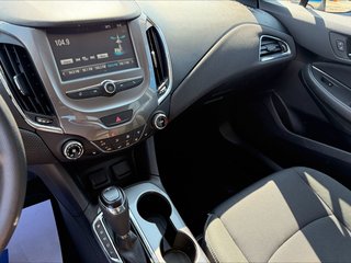 2016 Chevrolet Cruze in Bonaventure, Quebec - 4 - w320h240px