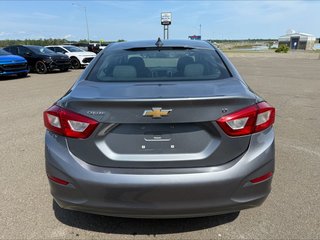 2018 Chevrolet Cruze in Bonaventure, Quebec - 2 - w320h240px