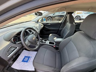 2018 Chevrolet Cruze in Bonaventure, Quebec - 6 - w320h240px